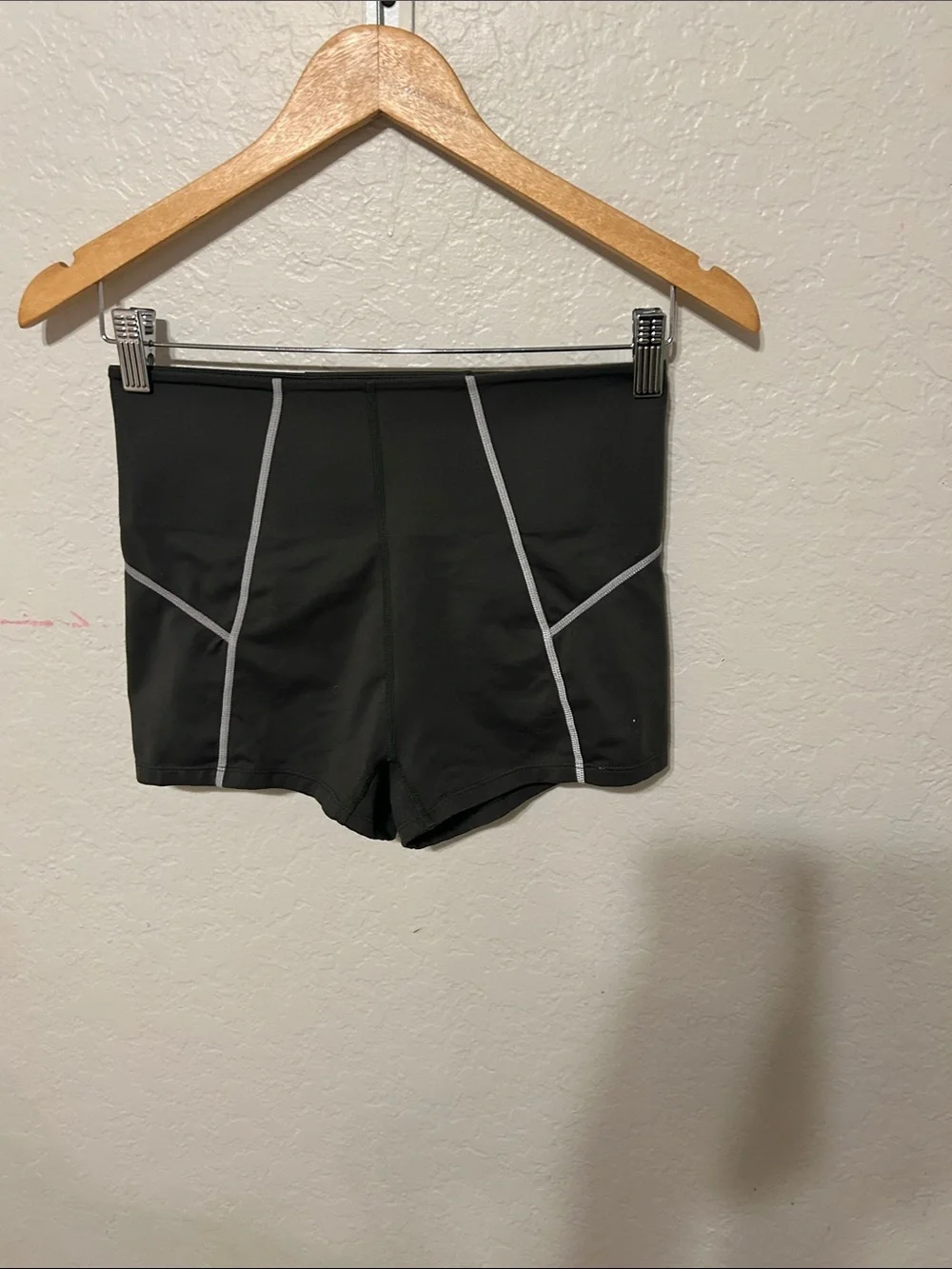 🎒Free people movement high-Rise secret moss  Performance Shorts size s-p GUC